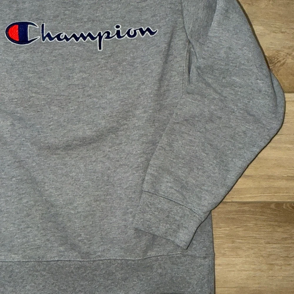Champion Heather Gray Crewneck Sweatshirt youth size large